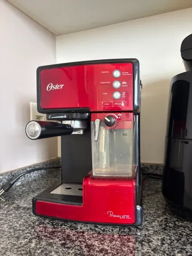 Cafeteira automática PrimaLatte Oster red