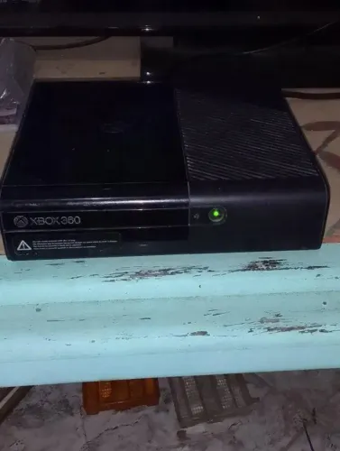 XBox 360, Liga, mas não dá imagem.