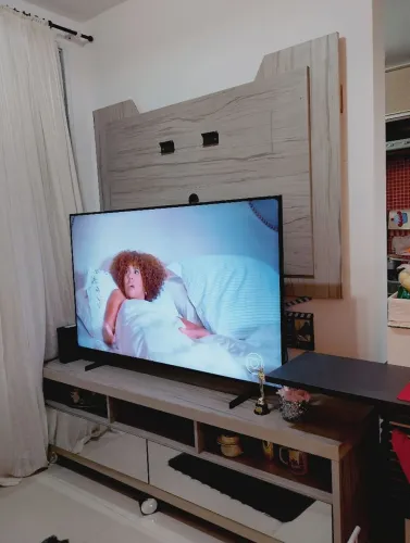 Rack e painel de tv lindo