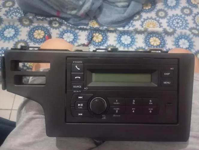 Rádio original Honda fit 2015 com moldura original e conversor RCA jfa