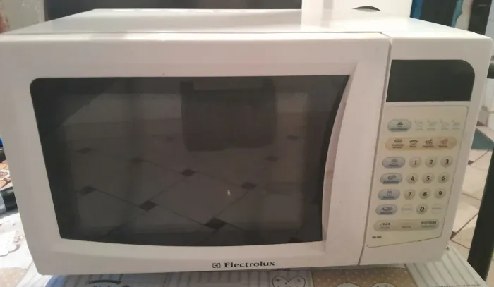 Micro-ondas 17 litros eletrolux 