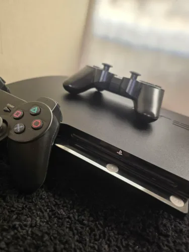 PS3 SLIM DESBLOQUEIO HEN + 2 CONTROLES