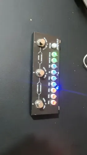 Pedaleira / Multi Efeitos Cuvave para Guitarra e Baixo<br>