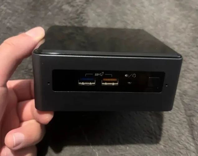 Mini PC Intel NUC i3, 8GB DDR4, SSD NMVE