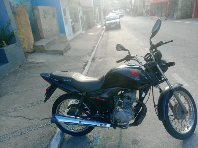 Vendo uma fan 125 7.700 pra sai hj