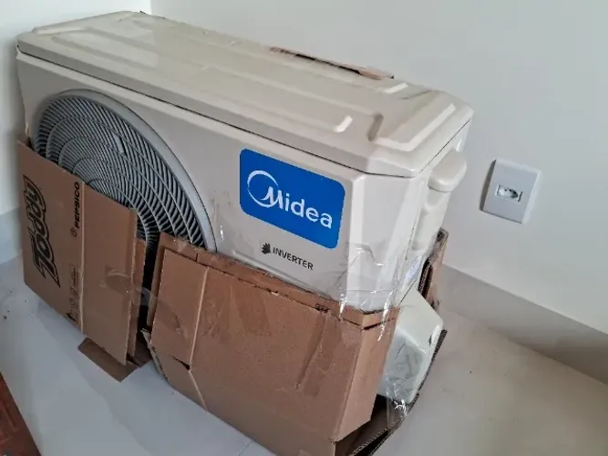 VENDO AR-CONDICIONADO INVERTER 18.000,00 MIL BTUS.