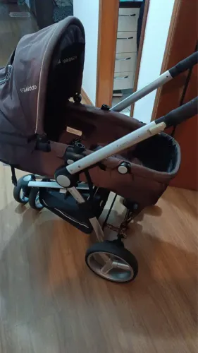 Carrinho de bebê kiddo