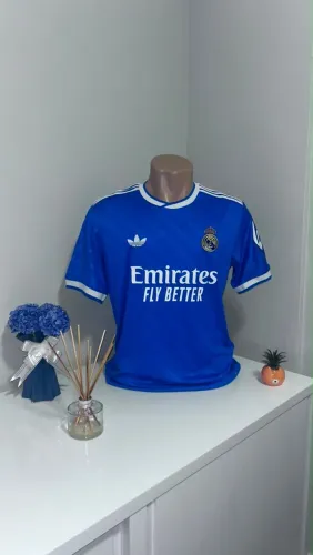 Camisa real Madrid 2025