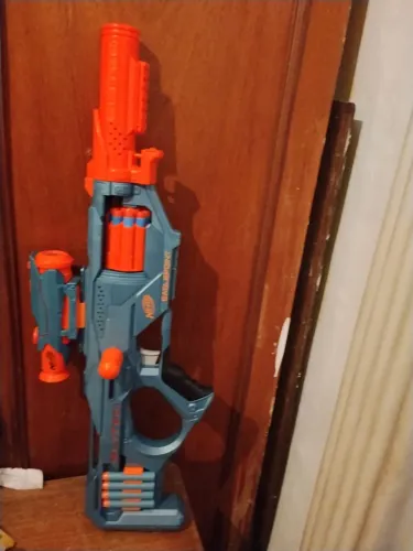 Arma de brinquedo (  nerf usada menos de 3 vezes)