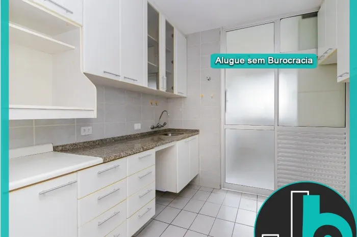 Apartamento Para Alugar no Bairro Cabral 65m² com 3 quartos, cozinha planejada com lavande