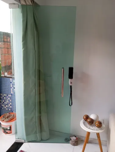 Porta de vidro de 8m/110x085 completa com fechadura e pichador inox