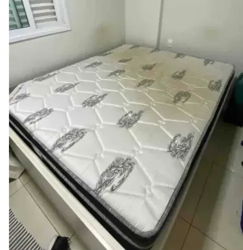Cama (apenas colchão) queen