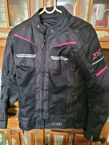 Vendo jaqueta X11, masculina, tamanho G, semi nova.