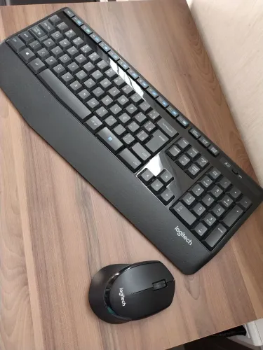 Teclado e mouse sem fio Logitech pouco usado