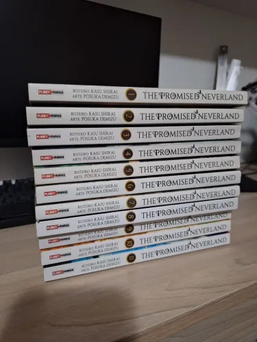 Lote Mangá The Promised Neverland - Volumes 1 ao 11