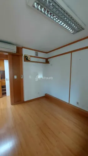 Excelente oportunidade para instalar seu (escritório, consultório) em uma das re
