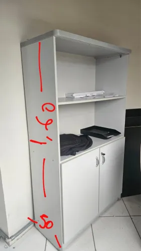 Estante alta cinza 