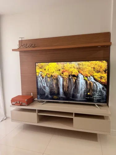 Painel suspenso com rack/estante