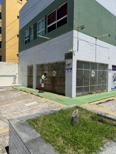 Loja de esquina na beira mar de Olinda - Bairro Novo