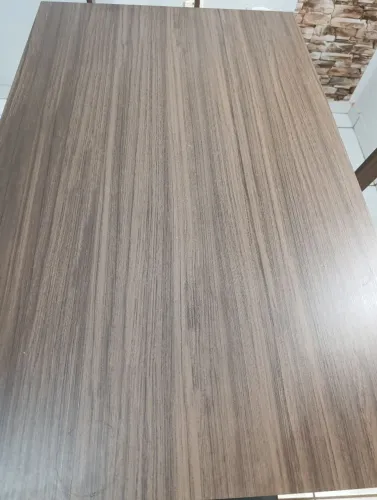 Mesa de madeira semi nova