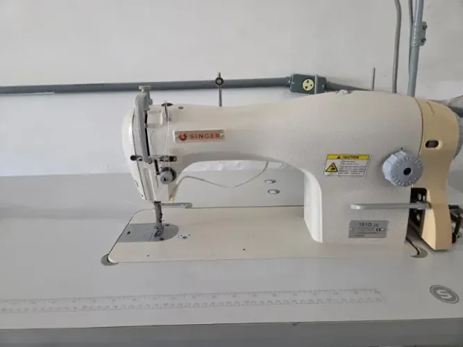 Máquina de Costura Industrial Reta Singer 191D-20 - Excelente Estado