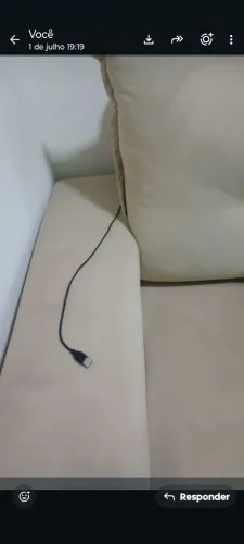 Sofá em perfeito estado ,obs : espuma um pouco baixa, com cabo USB já no sofá !
