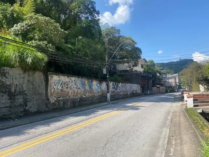 Terreno para Venda em Petrópolis, Castelanea