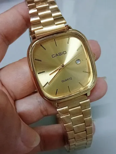 Relógio Casio Retrô unissex folheado em aço inoxidável a prova dágua