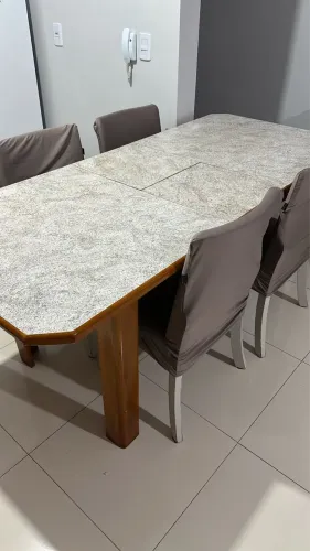 Mesa + 4 cadeiras 