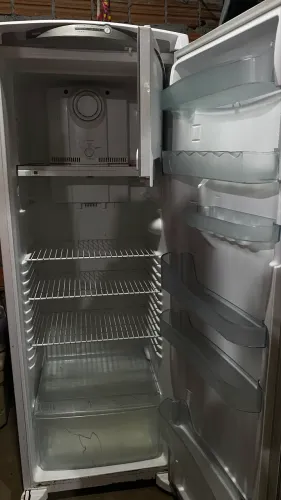 Geladeira frosfree