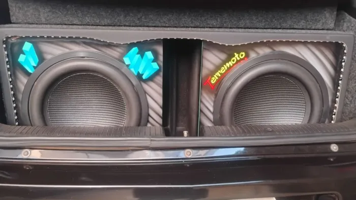 Vendo dois graves pawervox 800 rms