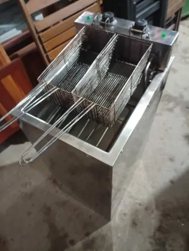 Fritadeira Elétrica Água e Óleo