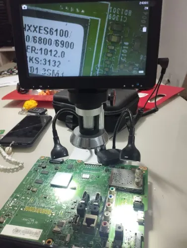 Microscópio Digital com Tela de 7 polegadas HD