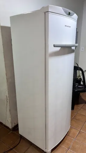 Freezer vertical Brastemp 400L