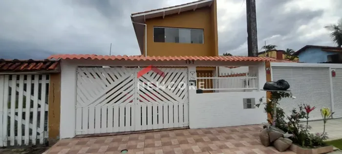 Sobrado em Avenida Francis Louis Morrell - Jardim Suarão (Praia) - Itanhaém/SP