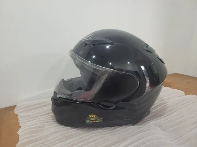 Capacete Shoei RF 1100.
