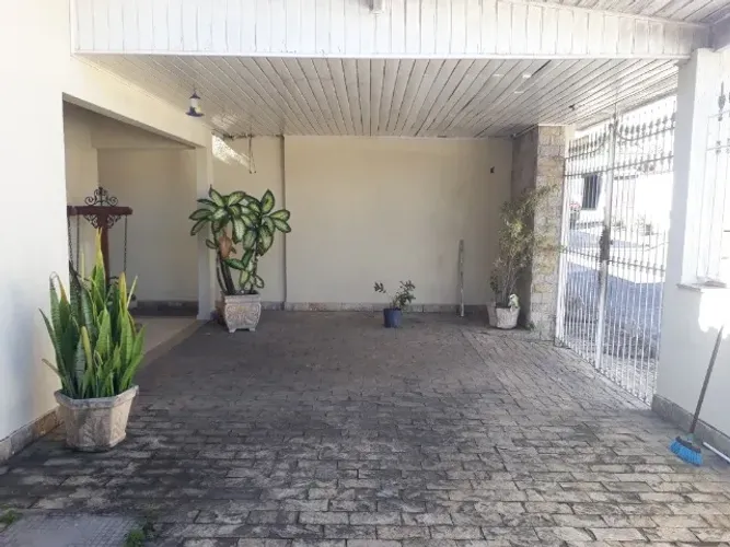 VENDO EXCELENTE CASA LINEAR COM 2 QUARTOS (CONDOMÍNIO RECANTO DAS MANGUEIRAS) PACHECO - SG