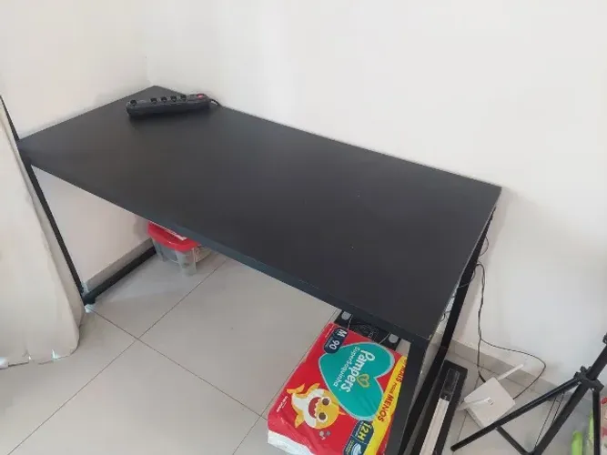 Escrivaninha Industrial 1,35m Preta Mesa Escritório Gamer, como nova