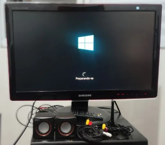 TV  Monitor Samsung 24 pol - HDMI P2470NH LCD