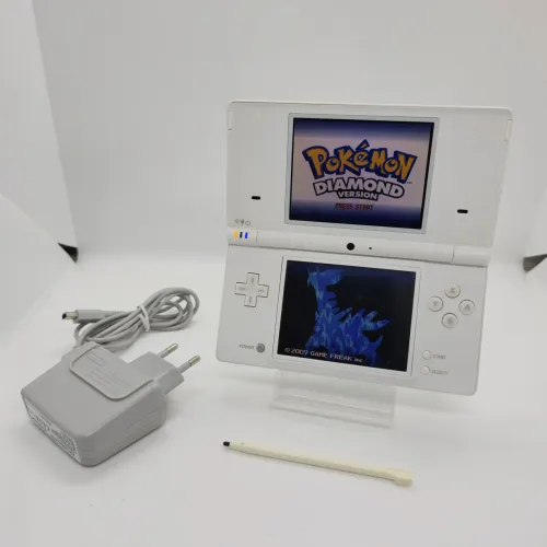 Nintendo dsi modelo JP , bivolt, varios jogos