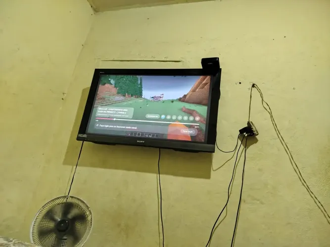Vendo tv Sony de 40 polegadas muito boa