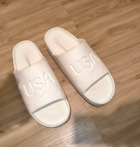 Chinelo NIKE branco original sola colorida tamanho 43 IMPORTADO DOS EUA pouco uso