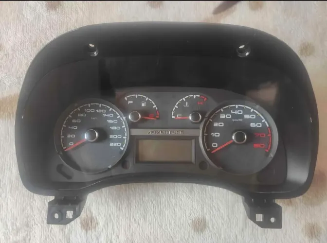 Painel de instrumentos Fiat Strada Adventure 2016