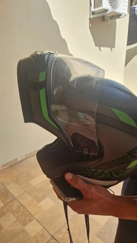 Capacete robo-cop 