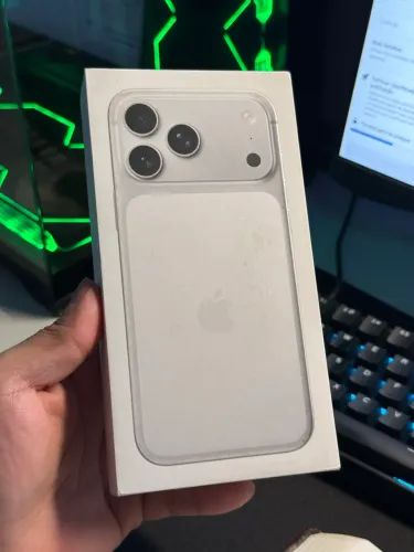 LACRADO! 17 pro Max Silver - 256GB