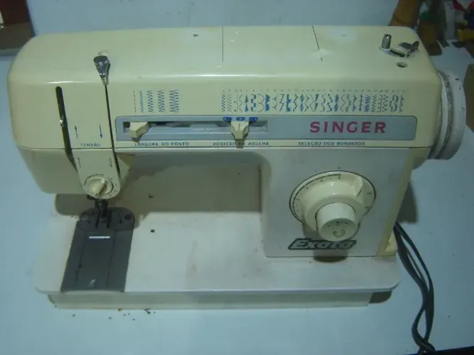 Maquina de costura singer