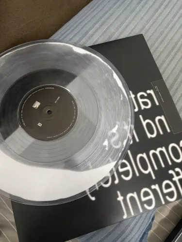 Charli xcx - Brat but its completely different (Disco de Vinil - Clear with Powder)