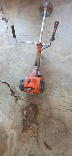 Vendo Roçadeira Husqvarna 345 FR e um Pulverizador costal a Bateria