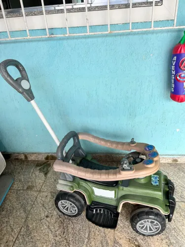 Carrinho infantil à venda 