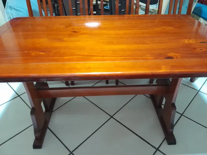 Mesa antiga de madeira 4 cadeiras, somente pagamento à vista